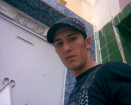 lah ytoube 3lik a khay ismail